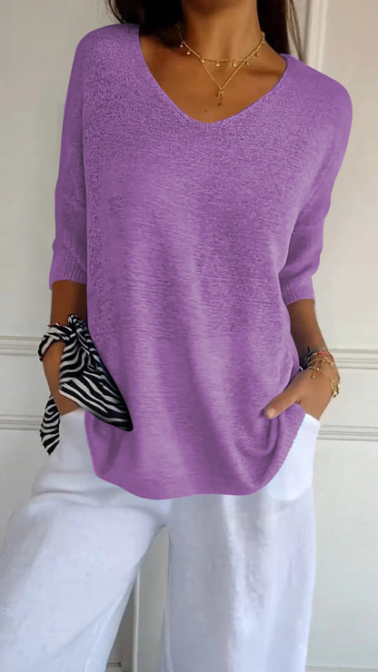 Blusa atemporal con cuello en V
