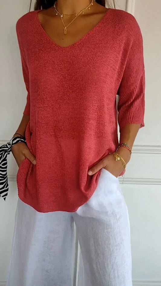Blusa atemporal con cuello en V